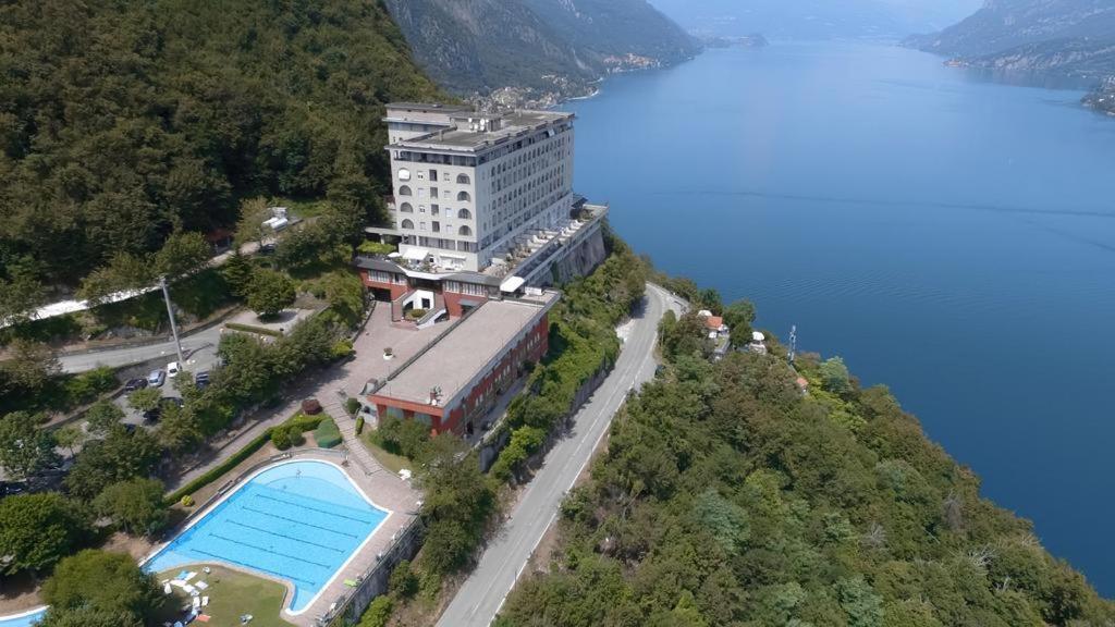 Attico With Big Terrace In Residence With Pool Valbrona Zewnętrze zdjęcie
