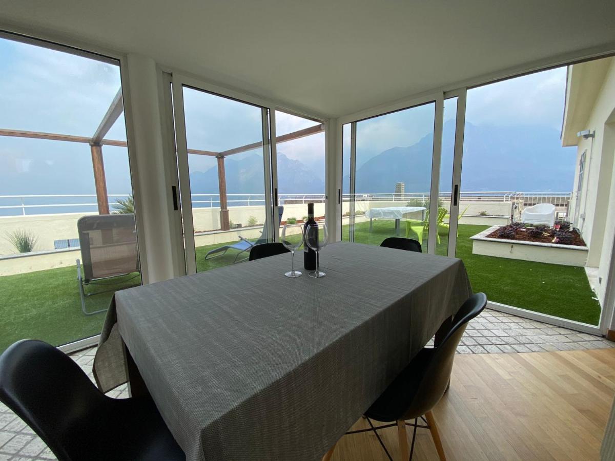 Attico With Big Terrace In Residence With Pool Valbrona Zewnętrze zdjęcie