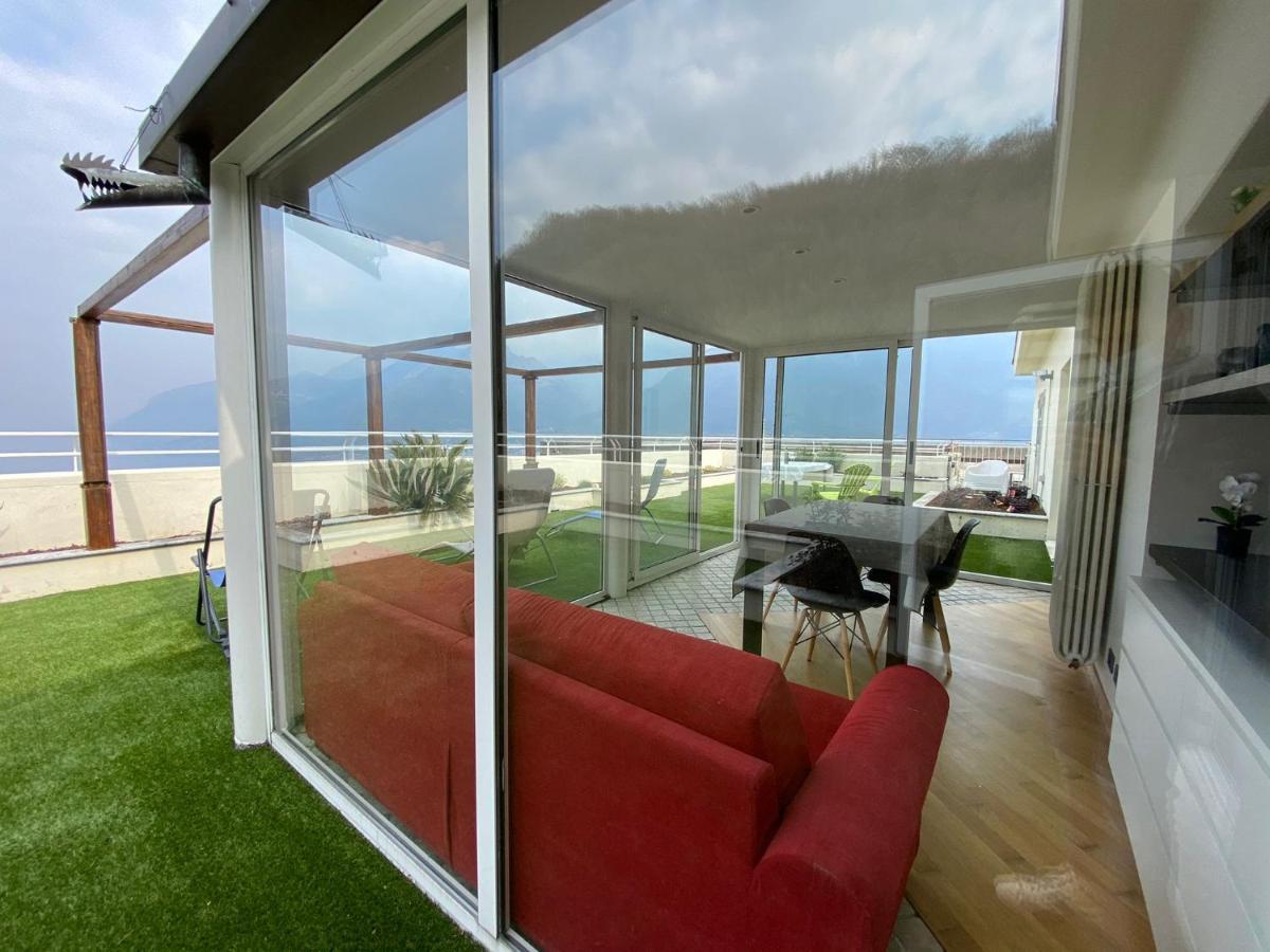 Attico With Big Terrace In Residence With Pool Valbrona Zewnętrze zdjęcie